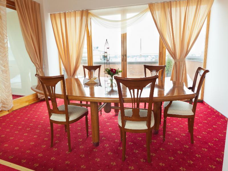 City Hotel Teater รีกา ภายนอก รูปภาพ