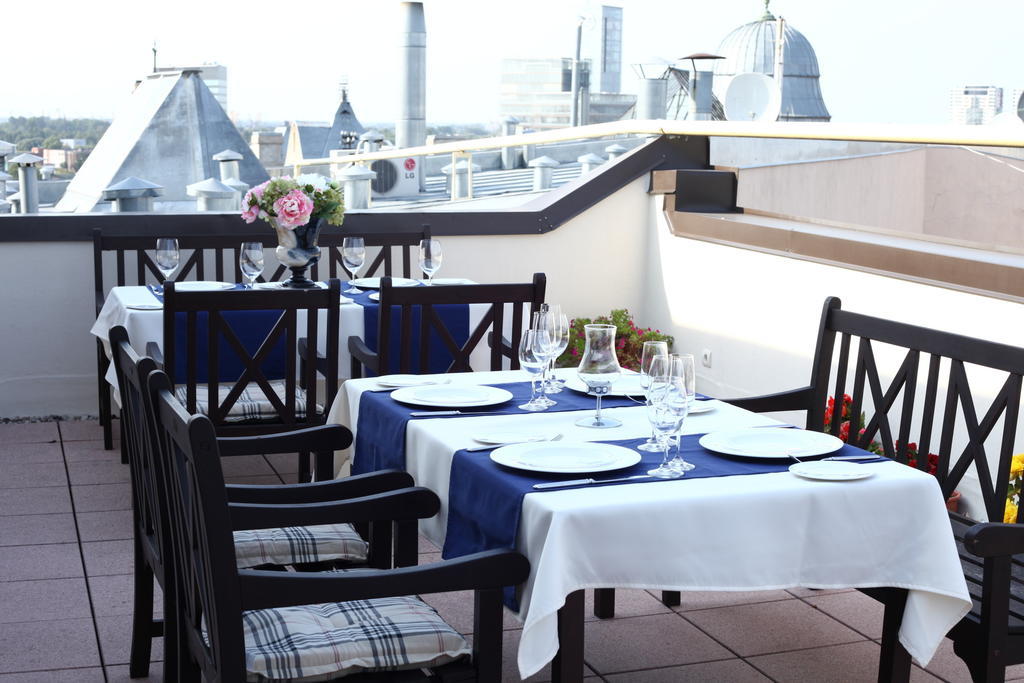 City Hotel Teater รีกา ภายนอก รูปภาพ